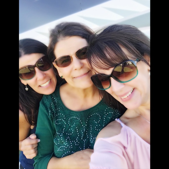 Meet your Posher, Charlotte - Picture 2 of 7